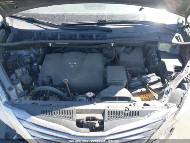 5TDYZ3DC7HS869475 Toyota Sienna Xle Premium 8 Passenger