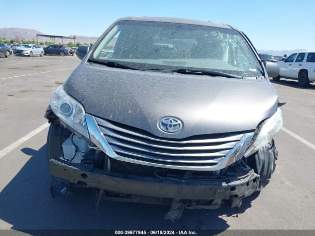 5TDYZ3DC7HS869475 Toyota Sienna Xle Premium 8 Passenger
