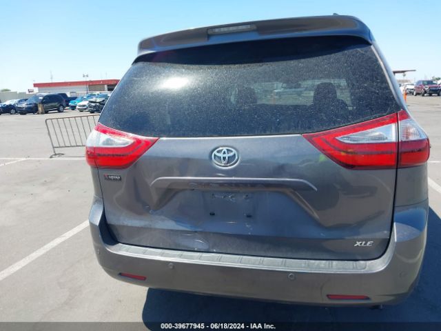5TDYZ3DC7HS869475 Toyota Sienna Xle Premium 8 Passenger
