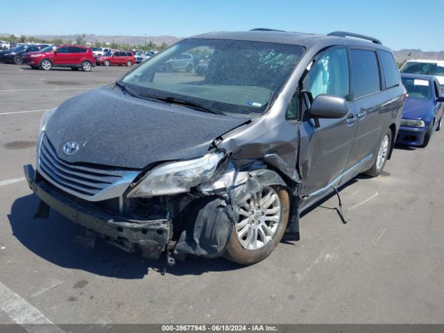5TDYZ3DC7HS869475 Toyota Sienna Xle Premium 8 Passenger