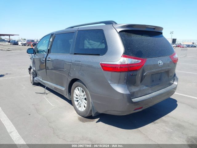 5TDYZ3DC7HS869475 Toyota Sienna Xle Premium 8 Passenger