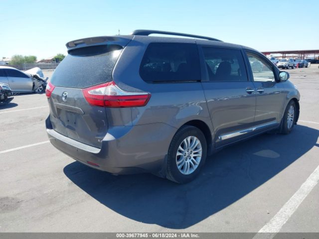 5TDYZ3DC7HS869475 Toyota Sienna Xle Premium 8 Passenger