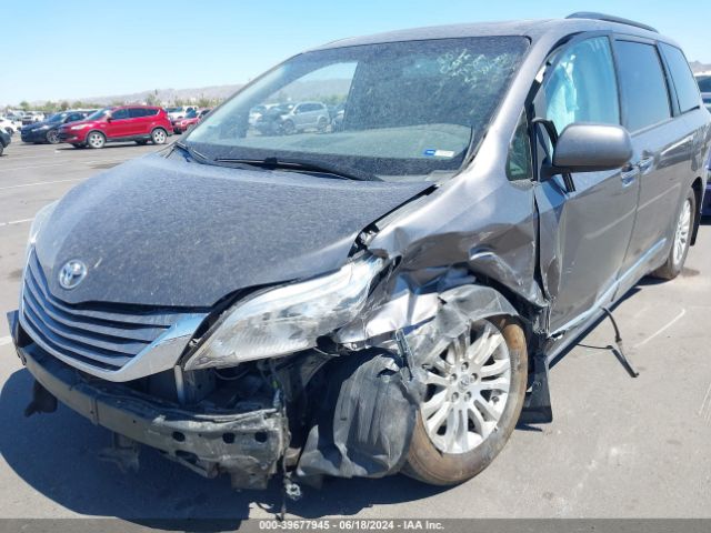 5TDYZ3DC7HS869475 Toyota Sienna Xle Premium 8 Passenger