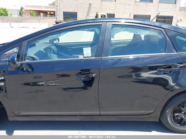 Toyota Prius Three 2015 JTDKN3DU1F0456851 Image 13