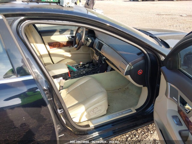 2010 JAGUAR XF SAJWA0GB7ALR75756 Photo 4