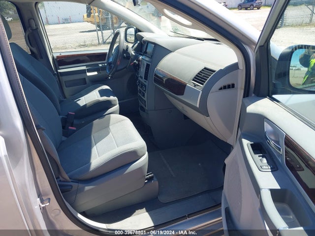 Продаж на аукціоні авто 2010 Chrysler Town & Country Touring, vin: 2A4RR5D14AR338743, номер лоту: 39678801