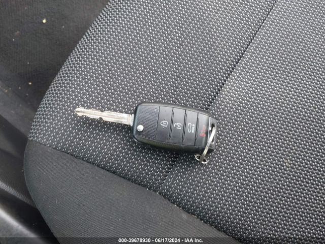 3KPFK4A71HE133232 KIA FORTE LX