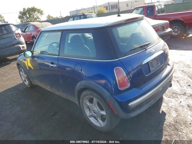2002 MINI COOPER WMWRC33472TC32207 Photo 2