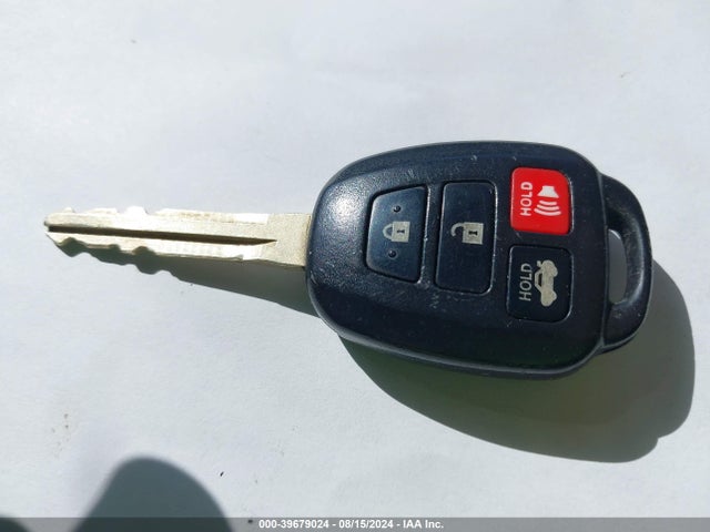 Toyota COROLLA LE 2018 5YFBURHE6JP825565 Image 11