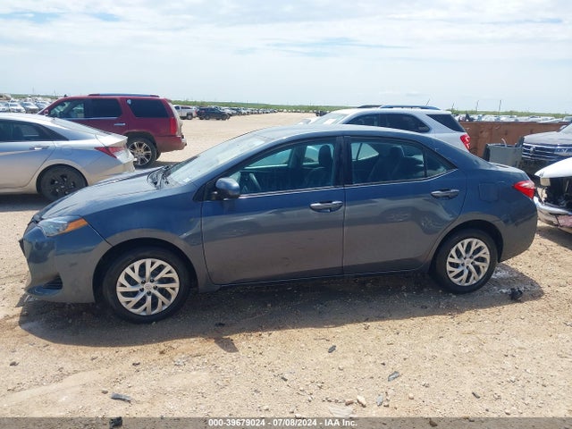 Toyota COROLLA LE 2018 5YFBURHE6JP825565 Image 14