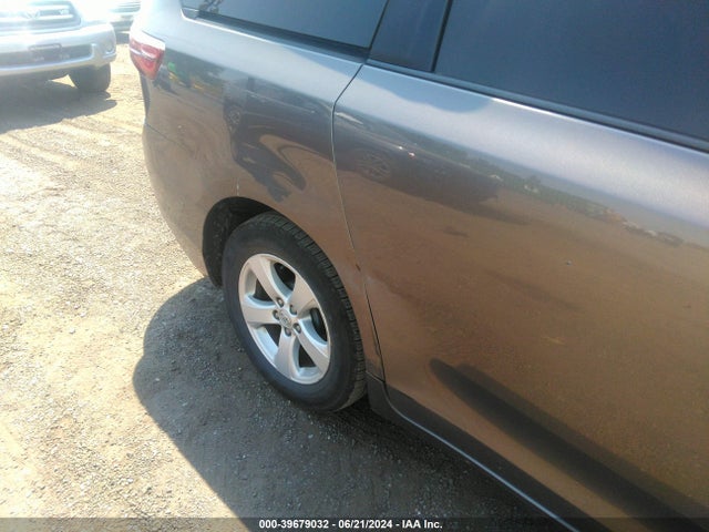 Toyota Sienna Le 8 Passenger 2015 5TDKK3DC1FS641995 Image 18