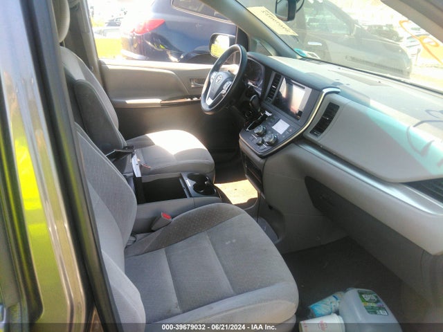 Toyota Sienna Le 8 Passenger 2015 5TDKK3DC1FS641995 Image 5