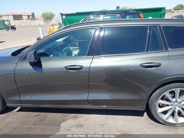 Volvo V60 T5 Momentum 2020 YV1102EK5L2396777 Image 15