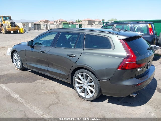Volvo V60 T5 Momentum 2020 YV1102EK5L2396777 Image 3