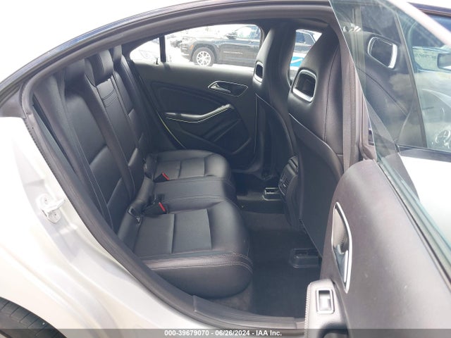 Mercedes-Benz CLA 250 2018 WDDSJ4EB9JN560455 Image 8