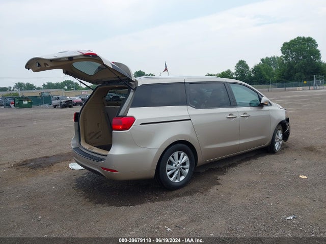 KIA SEDONA LX 2016 KNDMB5C11G6183705 Image 4