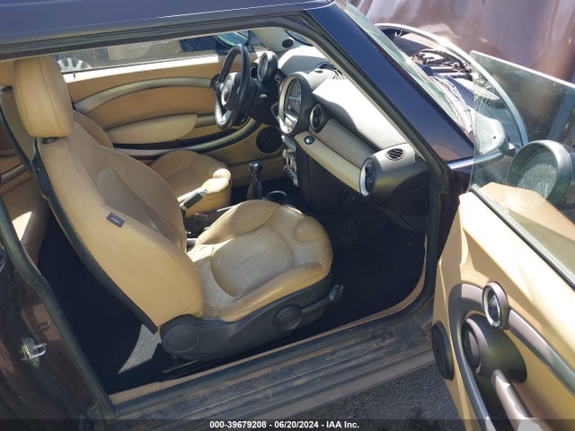 2008 MINI COOPER CLUBMAN WMWML33568TJ47111 Photo 4