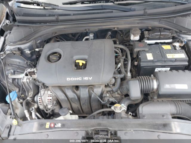 5NPD84LF8JH302576 Hyundai ELANTRA SEL