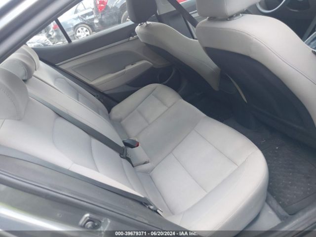 5NPD84LF8JH302576 Hyundai ELANTRA SEL