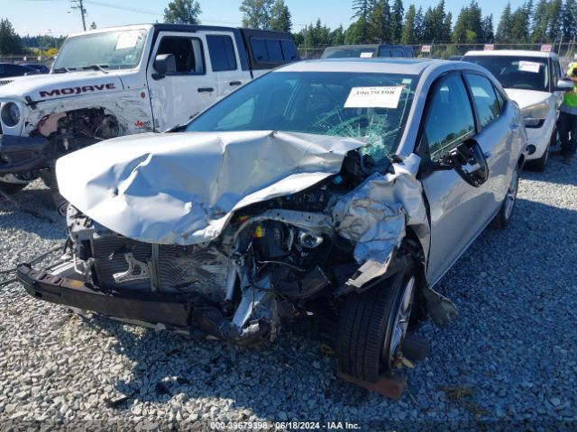 2T1BURHE6EC076045 Toyota Corolla Le Premium