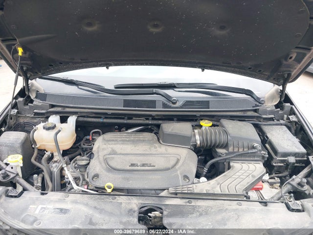 2C4RC1CG8NR102902 Chrysler Voyager Lx