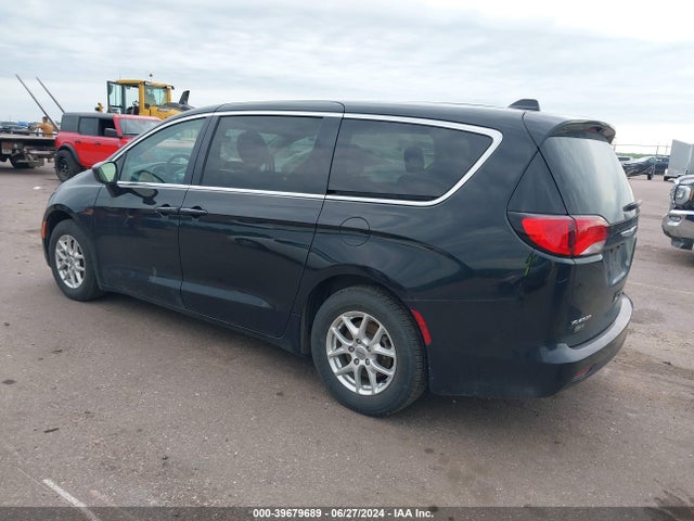 2C4RC1CG8NR102902 Chrysler Voyager Lx