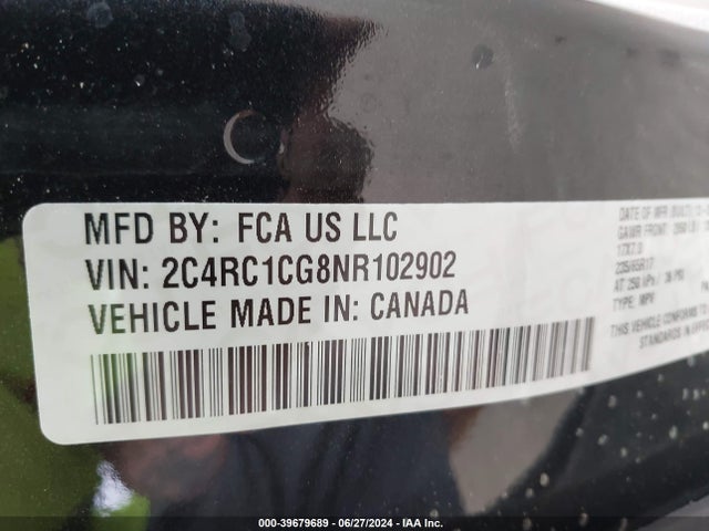 2C4RC1CG8NR102902 Chrysler Voyager Lx