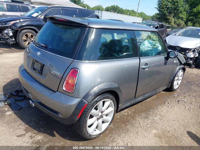 2004 MINI COOPER S WMWRE33404TD82138 Photo 3
