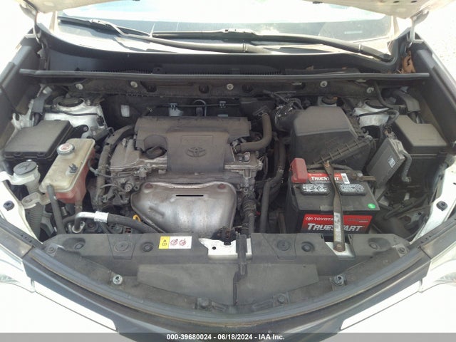JTMRFREV8HD210543 Toyota Rav4 Xle