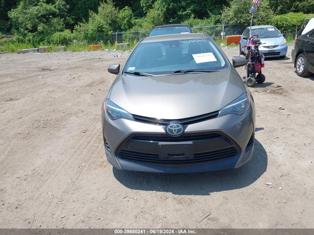 Toyota COROLLA LE 2018 2T1BURHE6JC986241 Image 13