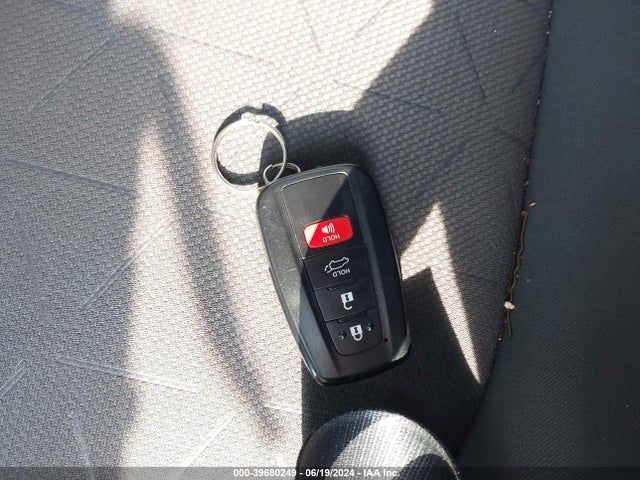 Toyota Rav4 Xle 2019 JTMP1RFV0KD503090 Image 11