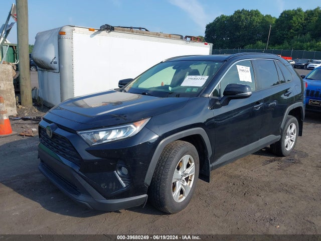 Toyota Rav4 Xle 2019 JTMP1RFV0KD503090 Image 2
