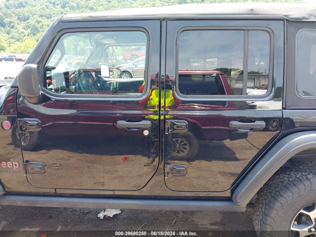 1C4HJXFN4JW313773 Jeep Wrangler Unlimited Rubicon 4x4