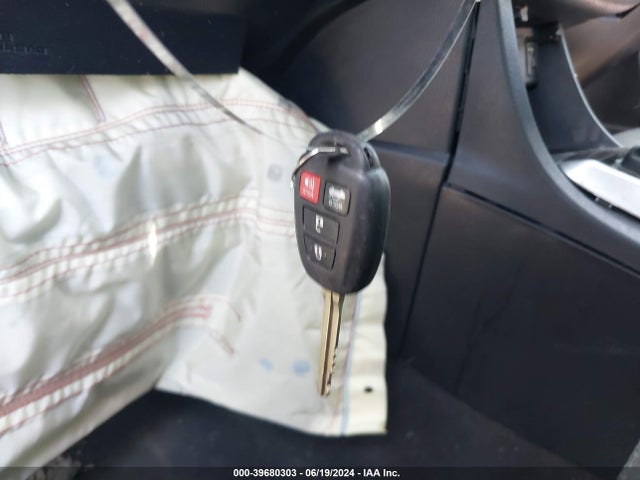 Toyota COROLLA LE 2018 2T1BURHE2JC073296 Image 11
