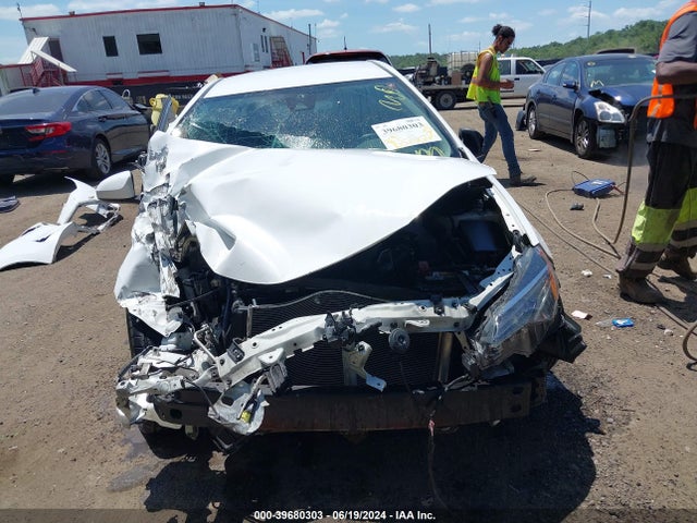 Toyota COROLLA LE 2018 2T1BURHE2JC073296 Image 13