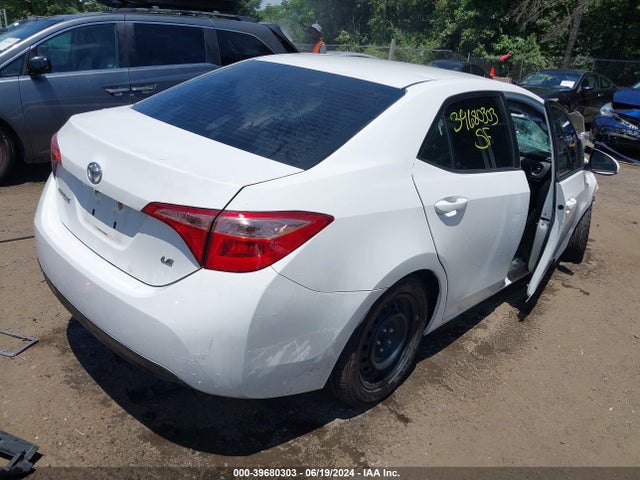 Toyota COROLLA LE 2018 2T1BURHE2JC073296 Image 4