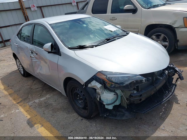 Toyota COROLLA LE 2018 5YFBURHE8JP847616 главное изображение