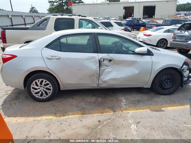 Toyota COROLLA LE 2018 5YFBURHE8JP847616 Image 13