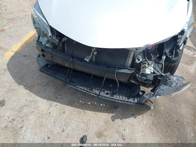 Toyota COROLLA LE 2018 5YFBURHE8JP847616 Image 6