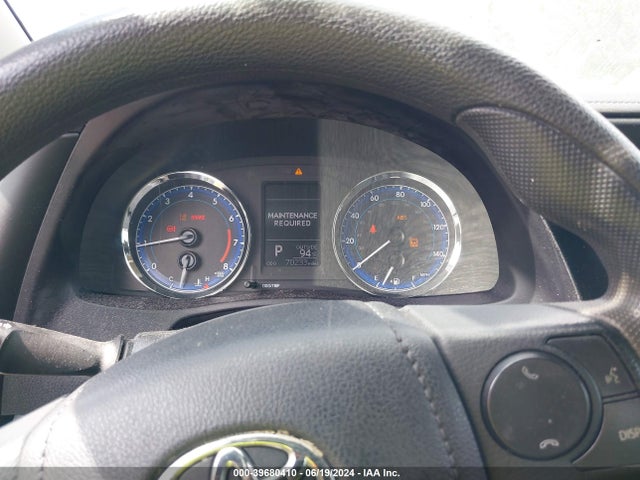 Toyota COROLLA LE 2018 5YFBURHE8JP847616 Image 7