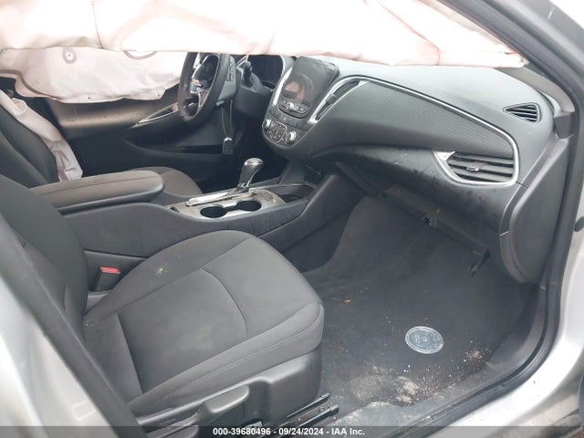 1G1ZD5STXKF105461 Chevrolet MALIBU LT