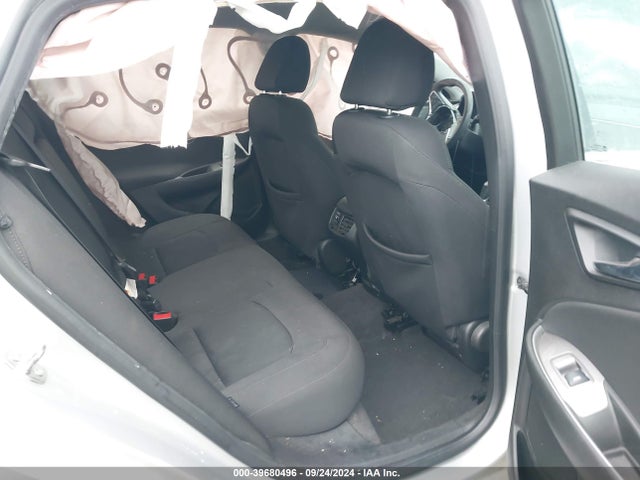 1G1ZD5STXKF105461 Chevrolet MALIBU LT