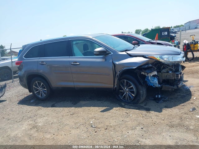 Toyota Highlander Xle 2019 5TDJZRFH8KS592484 Image 14
