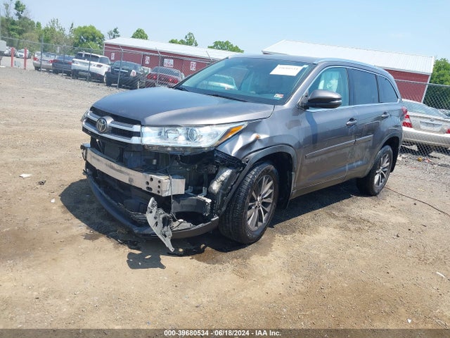 Toyota Highlander Xle 2019 5TDJZRFH8KS592484 Image 2