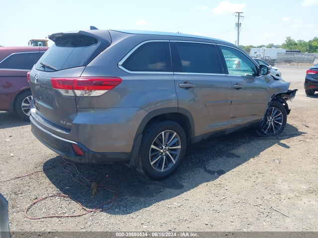 Toyota Highlander Xle 2019 5TDJZRFH8KS592484 Image 4
