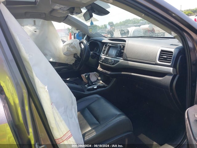 Toyota Highlander Xle 2019 5TDJZRFH8KS592484 Image 5