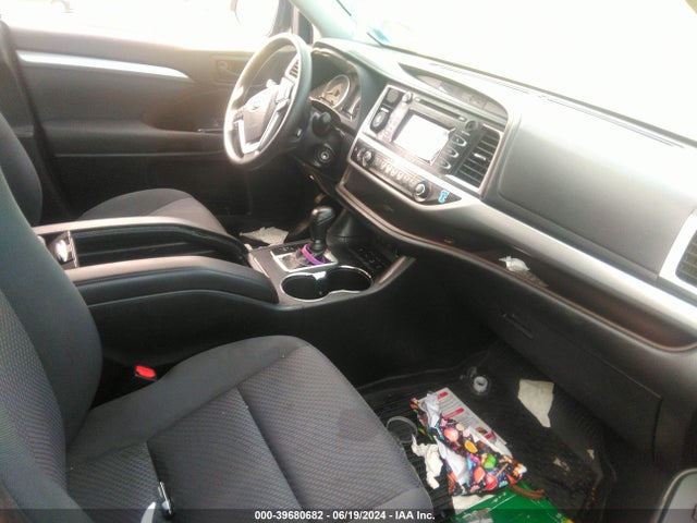 Toyota Highlander Le 2019 5TDBZRFH3KS974166 Image 5