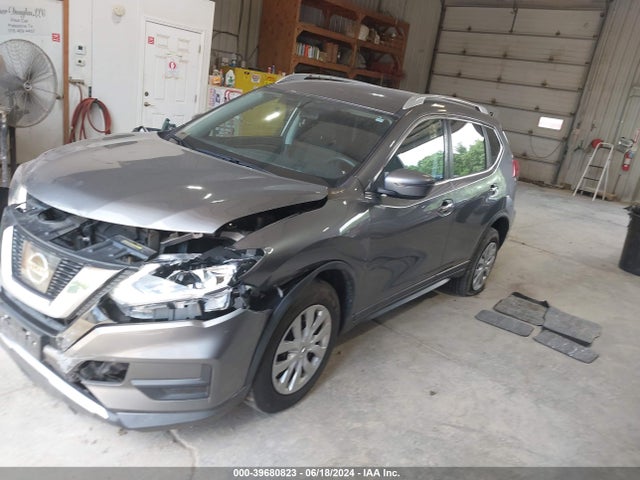 Nissan ROGUE S 2017 KNMAT2MV8HP582526 Image 2