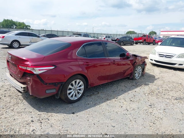 Toyota CAMRY LE 2018 4T1B11HK3JU585308 Image 4