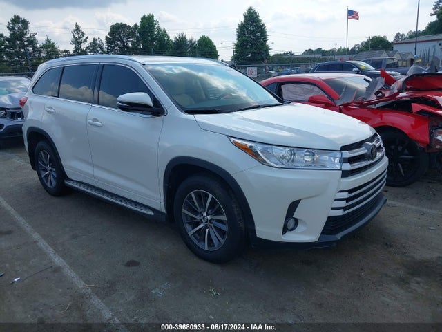 Toyota Highlander Xle 2018 5TDJZRFH3JS544471 головне зображення